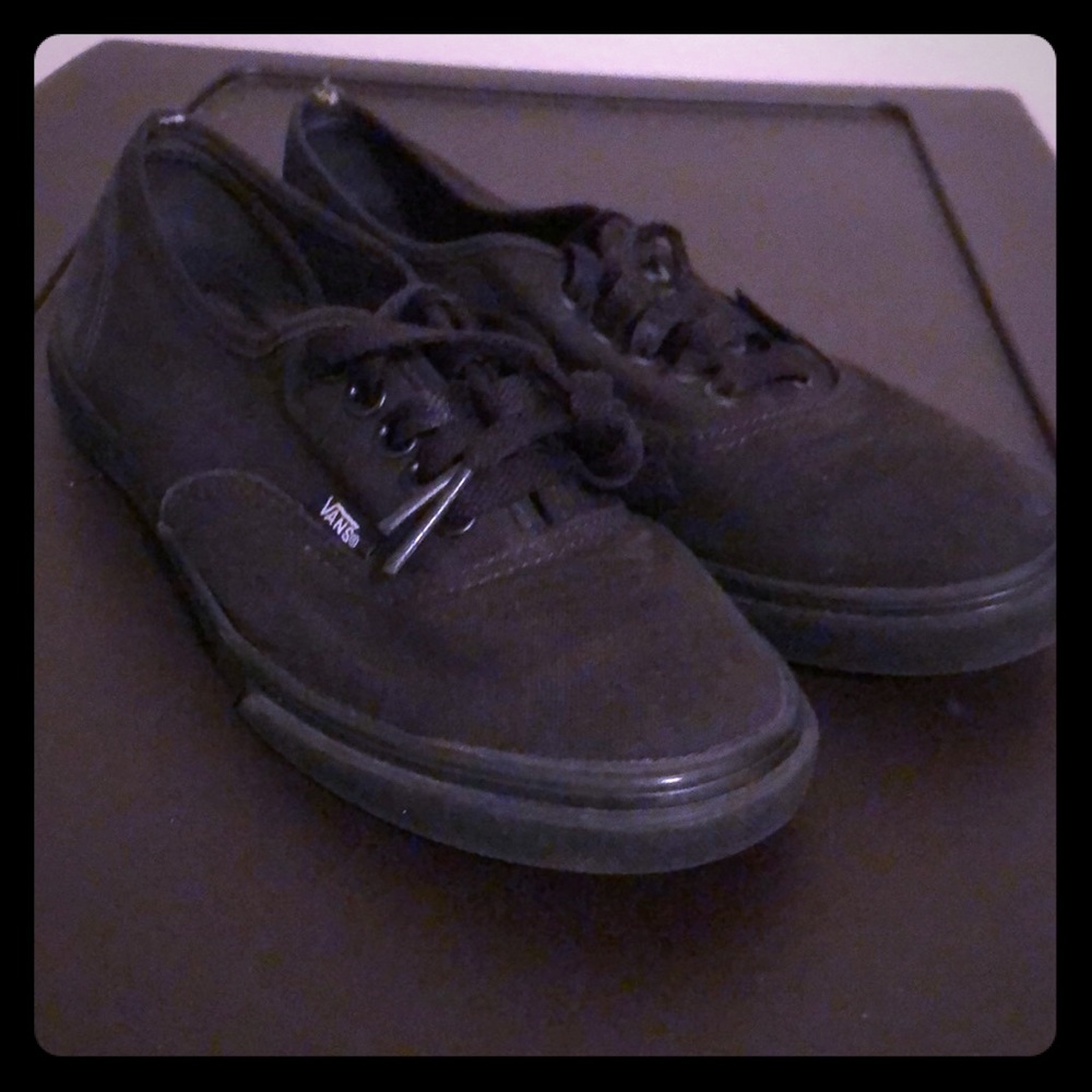 VANS - Picture 2 of 3